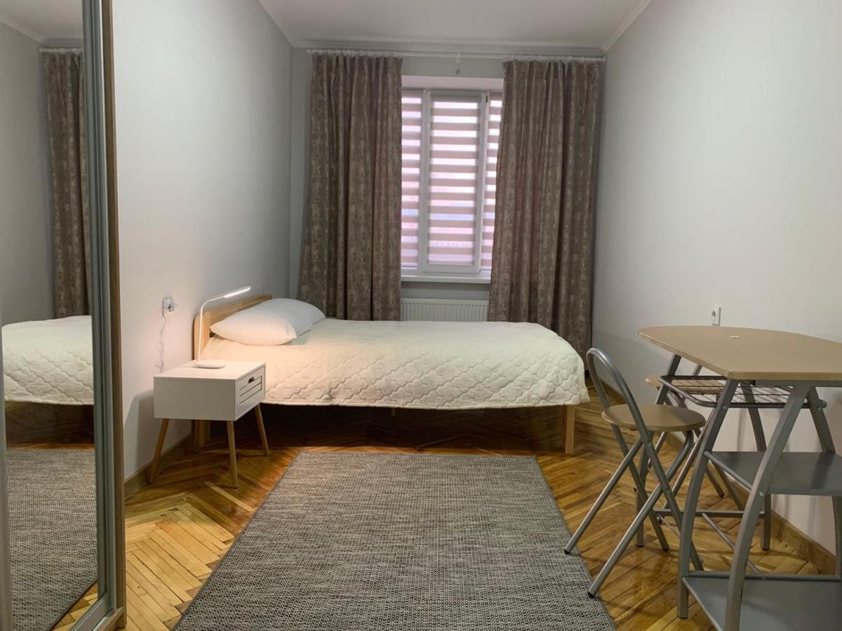 Good Rest Hostel Chemerivtsi Ngoại thất bức ảnh